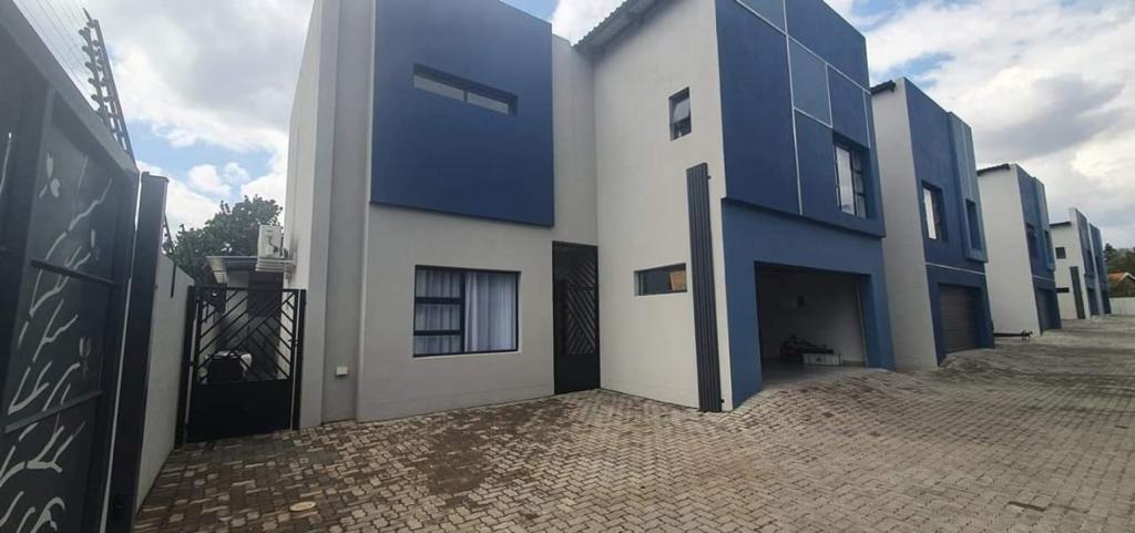 3 Bedroom Property for Sale in Rustenburg North West